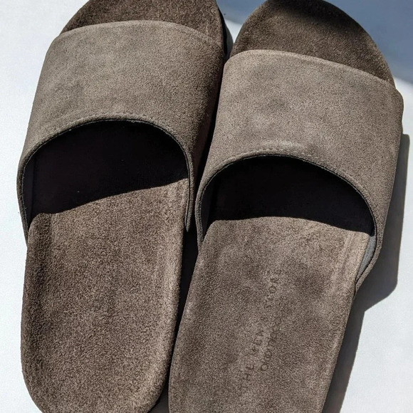 NWT The Men\'s Store Bloomingdale\'s Slide Grey Suede Sandals Size 7 (MSRP $145) main image 4